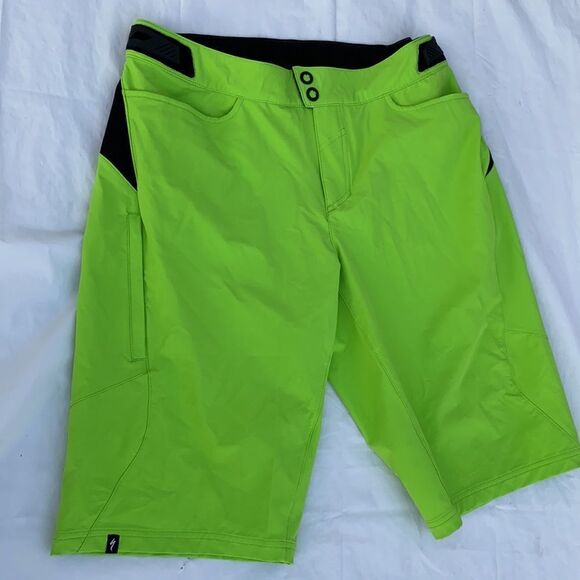 NEW men’s Enduro lime green bike shorts size 38 - Picture 2 of 10